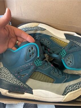 Jordan Kids Teal and Turquoise High-Top Sneakers with Pink Speckle